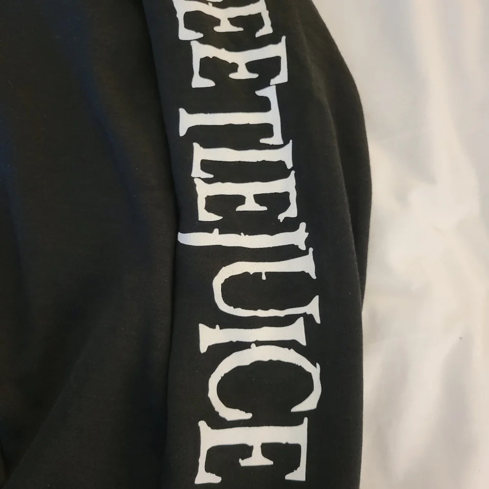 NEW -Official Beetlejuice Black Hoodie Sweatshirt - Size Medium - NWT - Picture 8 of 13